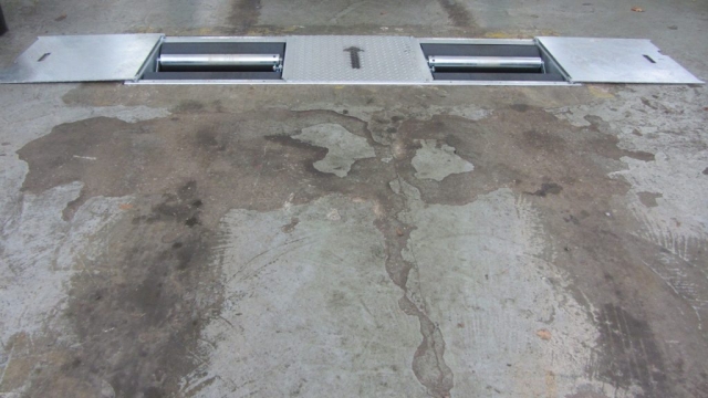 Brake-tester-with-cover-plates